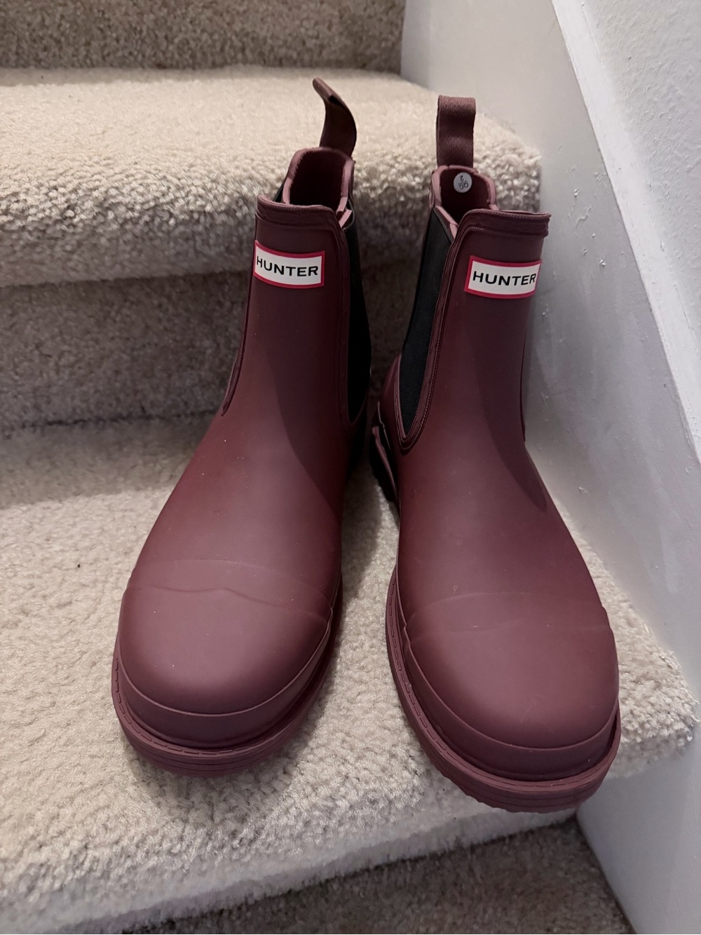 Hunter Maroon Chelsea Rain Boot new size 9